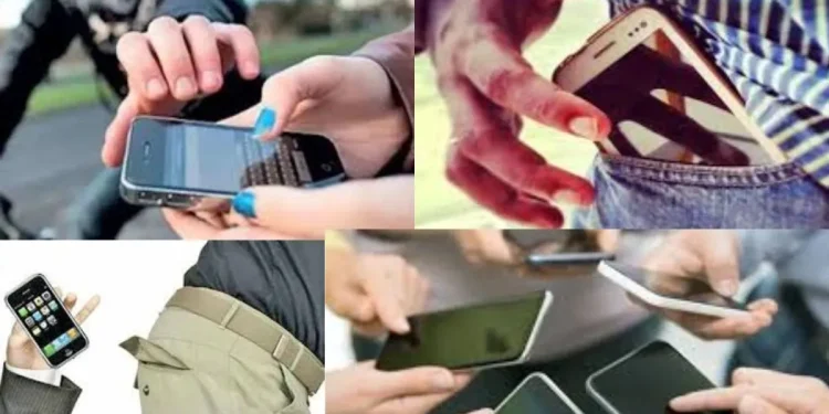 सांगोला आठवडा बाजारात मोबाईल चोरीच्या घटनांत वाढ; नागरिकांनी सतर्क राहण्याचे आवाहन